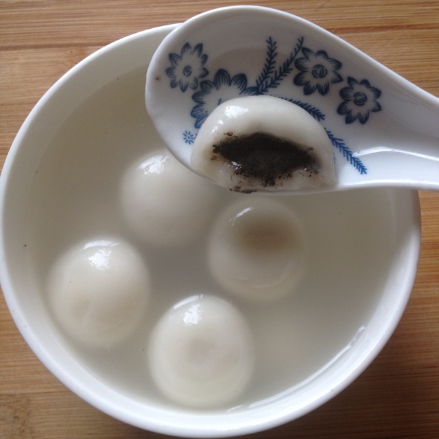 黑芝麻汤圆