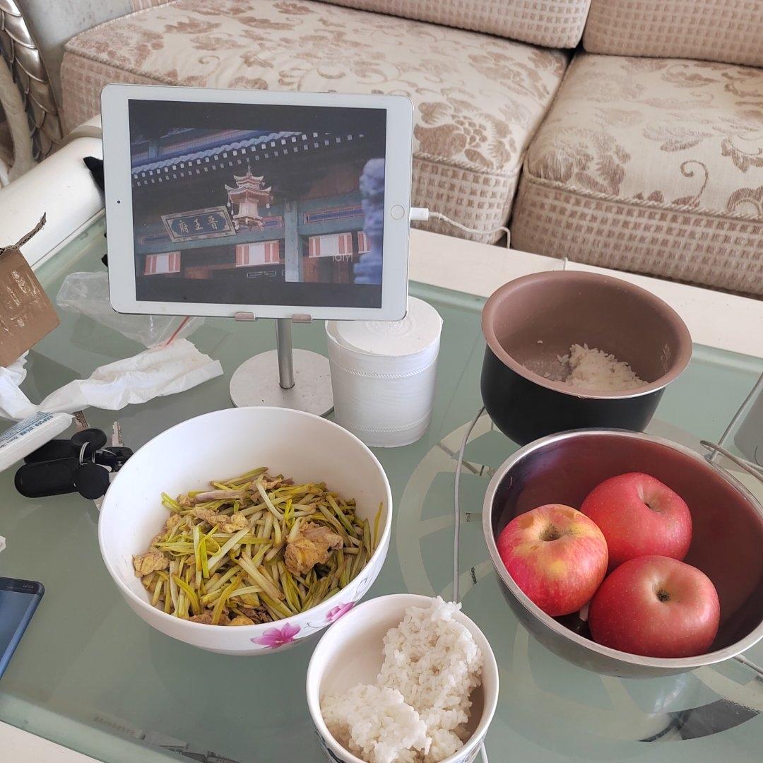 蒜黄炒鸡蛋