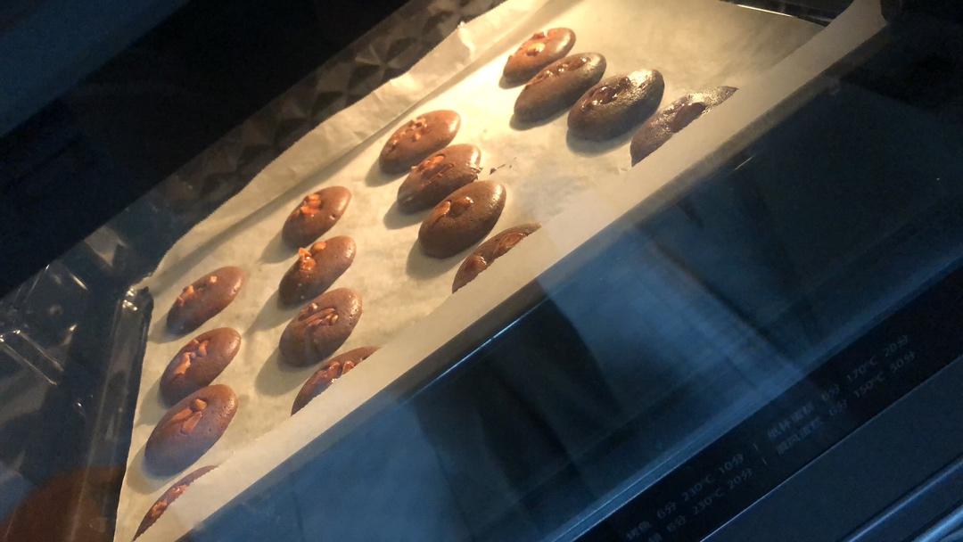 坚果仁巧克力脆脆