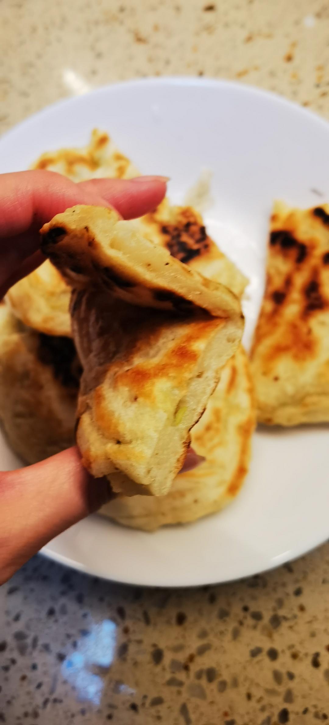 手不粘面，早上5分钟做葱花饼，又香又软