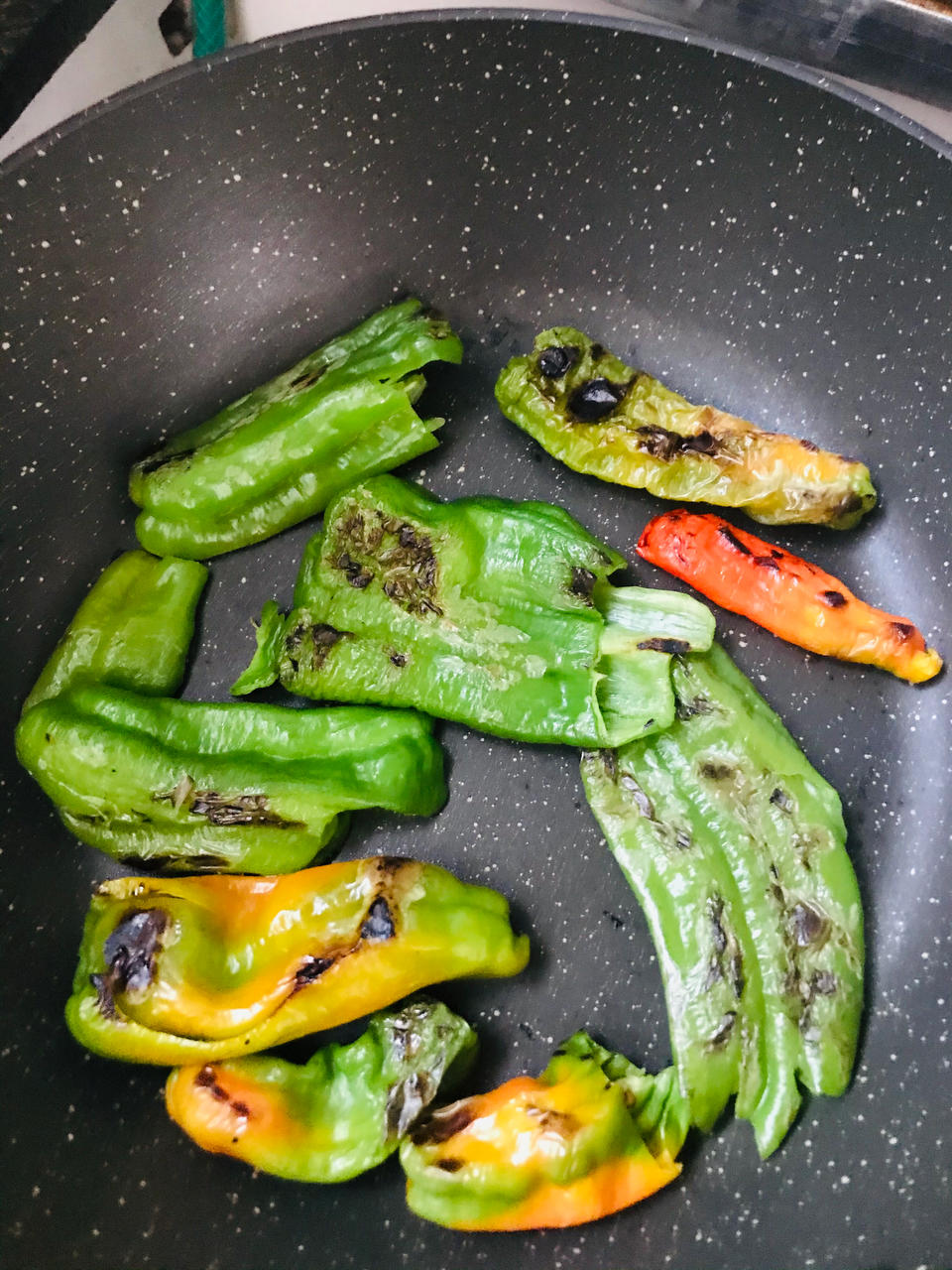 擂辣椒皮蛋茄子