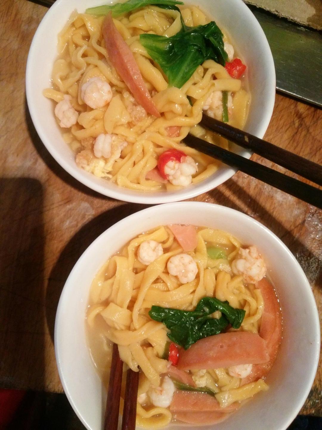 知足者常乐h8dt做的手工面条之胡萝卜汁面条