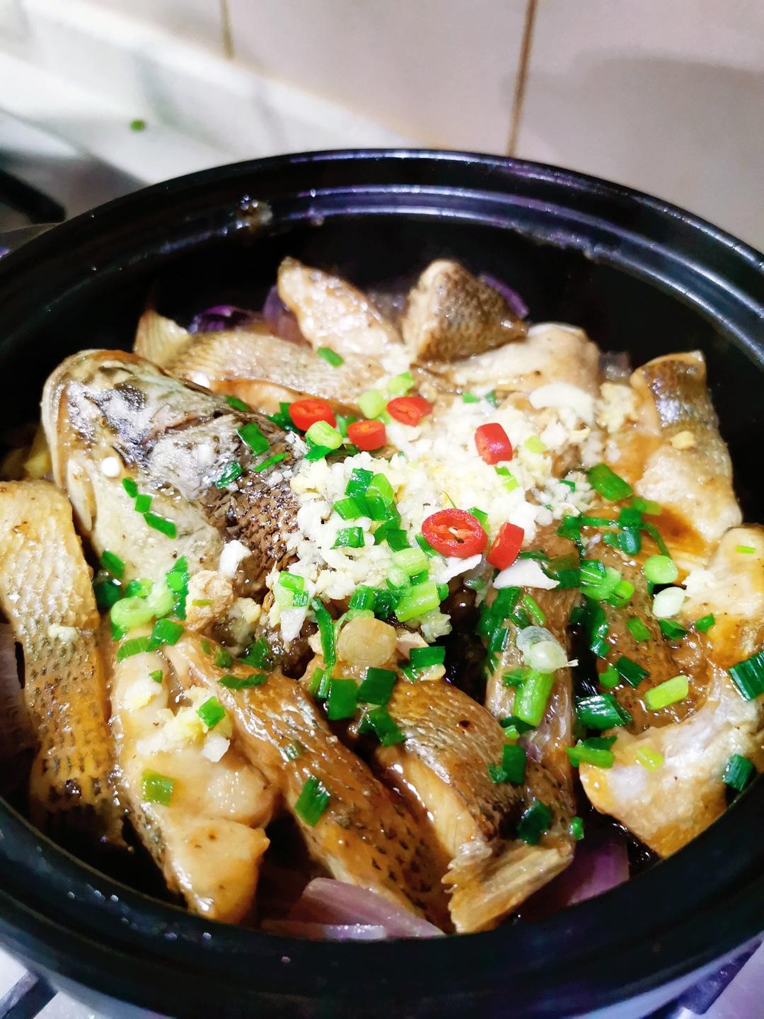 葱香焗鲈鱼