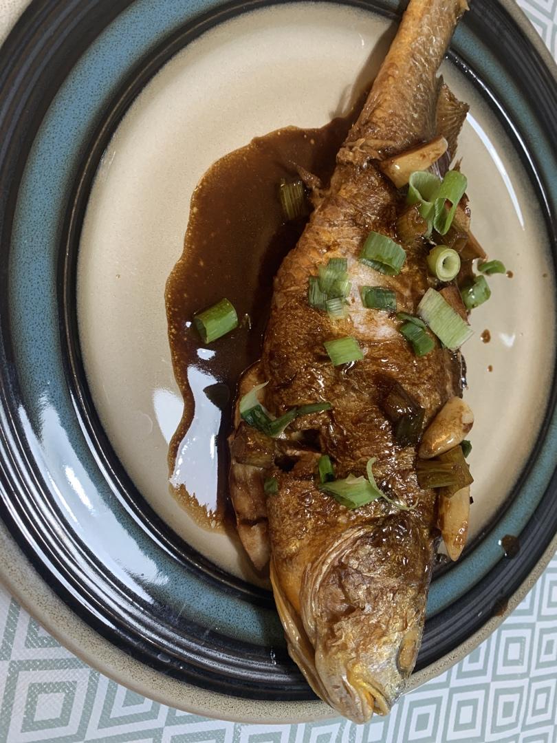 红烧黄鱼—鱼皮不破的小窍门