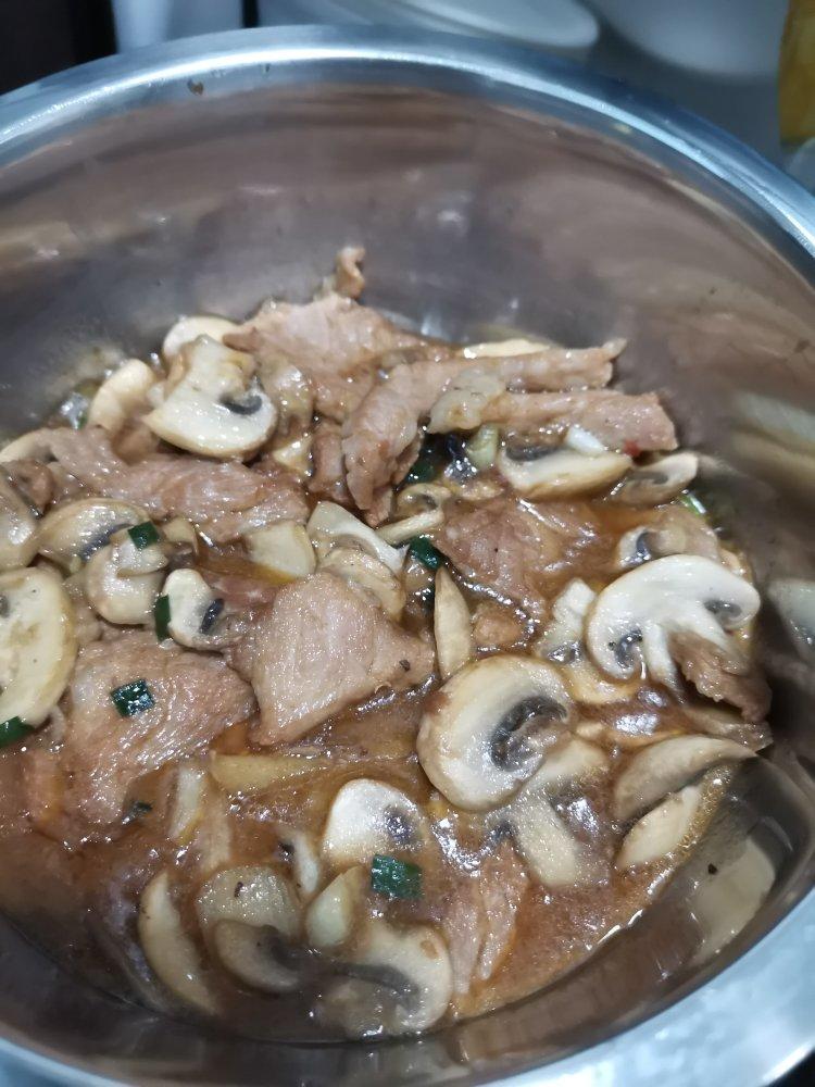 口蘑炒肉