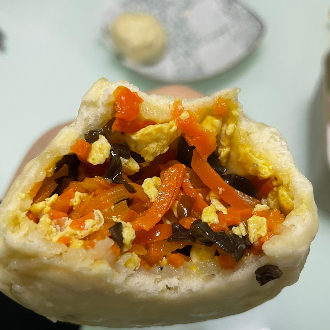 胡萝卜木耳鸡蛋素包子