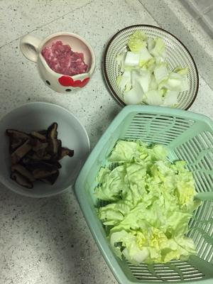 肉丝香菇青菜面的做法 步骤1
