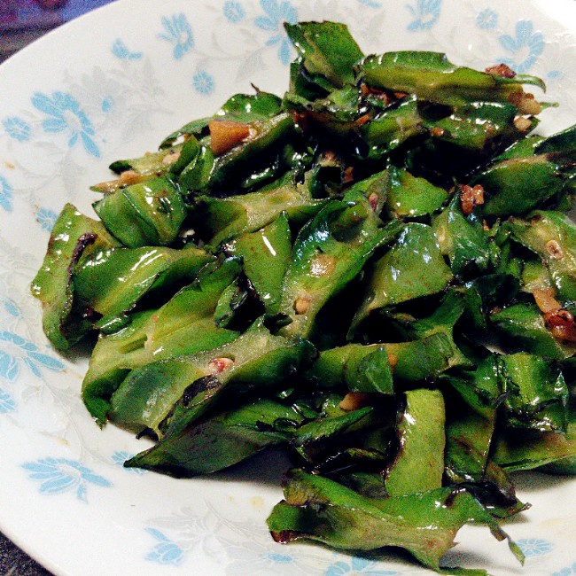 嘟噜嘟噜星嘟噜做过清炒龙豆(四角豆,四棱豆)口感清脆,还挺好吃的