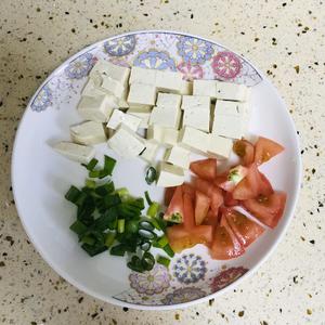 西红柿豆腐汤的做法 步骤1