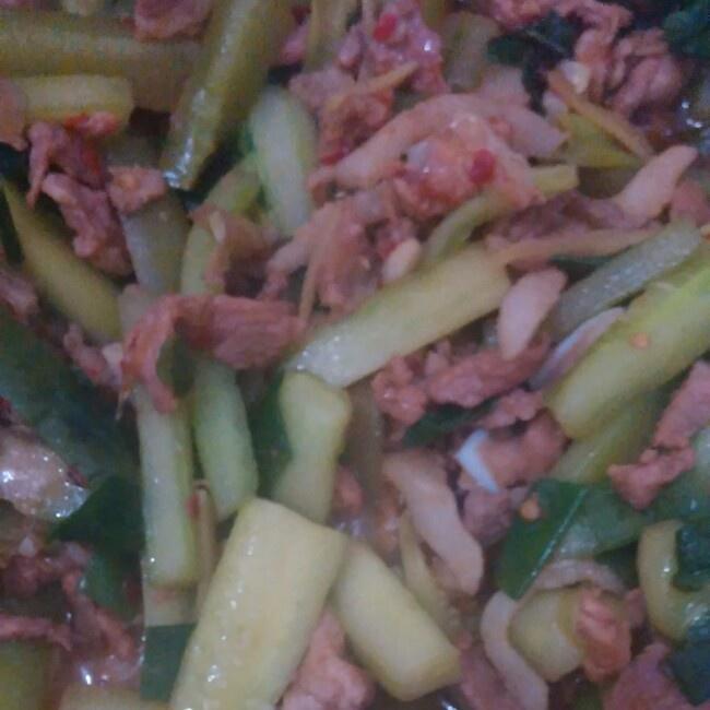 黄瓜炒肉丝的做法