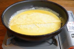 精致早餐：金枪鱼羽衣甘蓝沙拉配鸡蛋卷的做法 步骤7