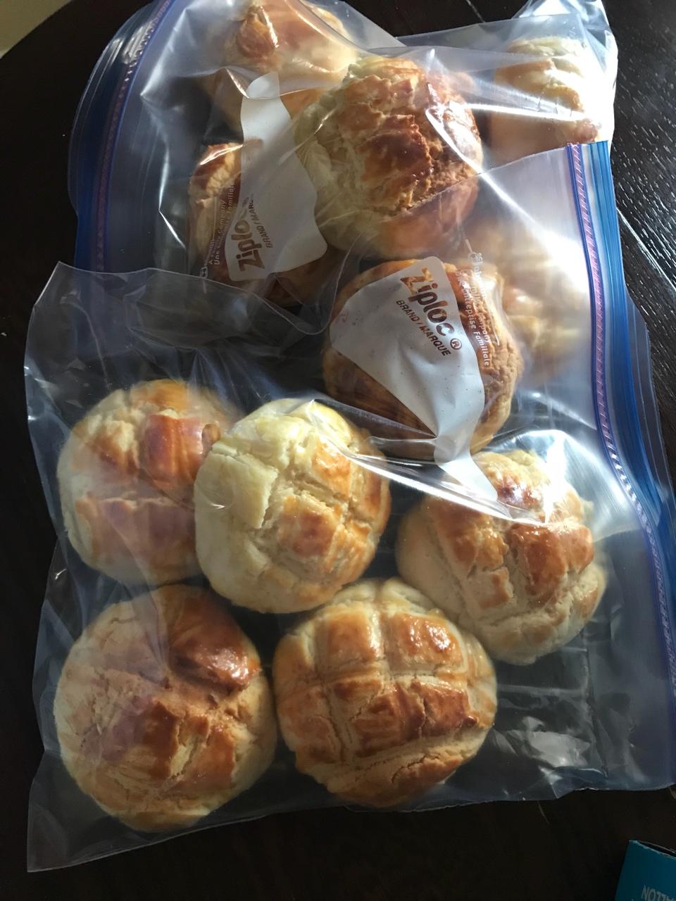 好吃到炸裂的港式菠萝包（附带制作酥皮的小视频）
