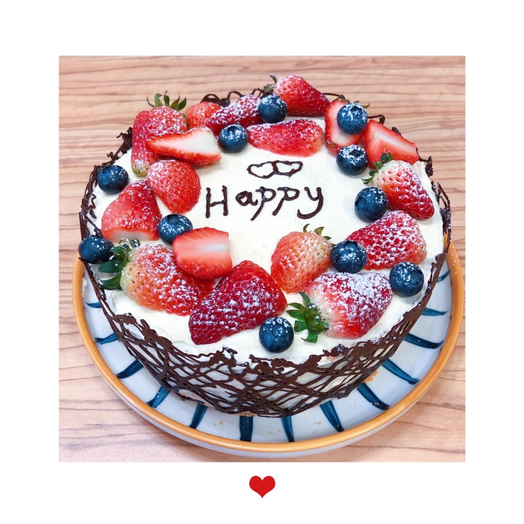 草莓巧克力围栏蛋糕