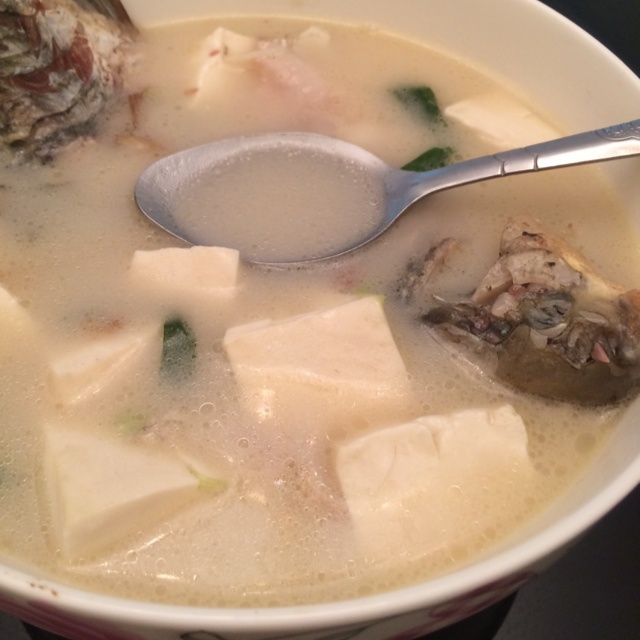 鲫鱼豆腐汤