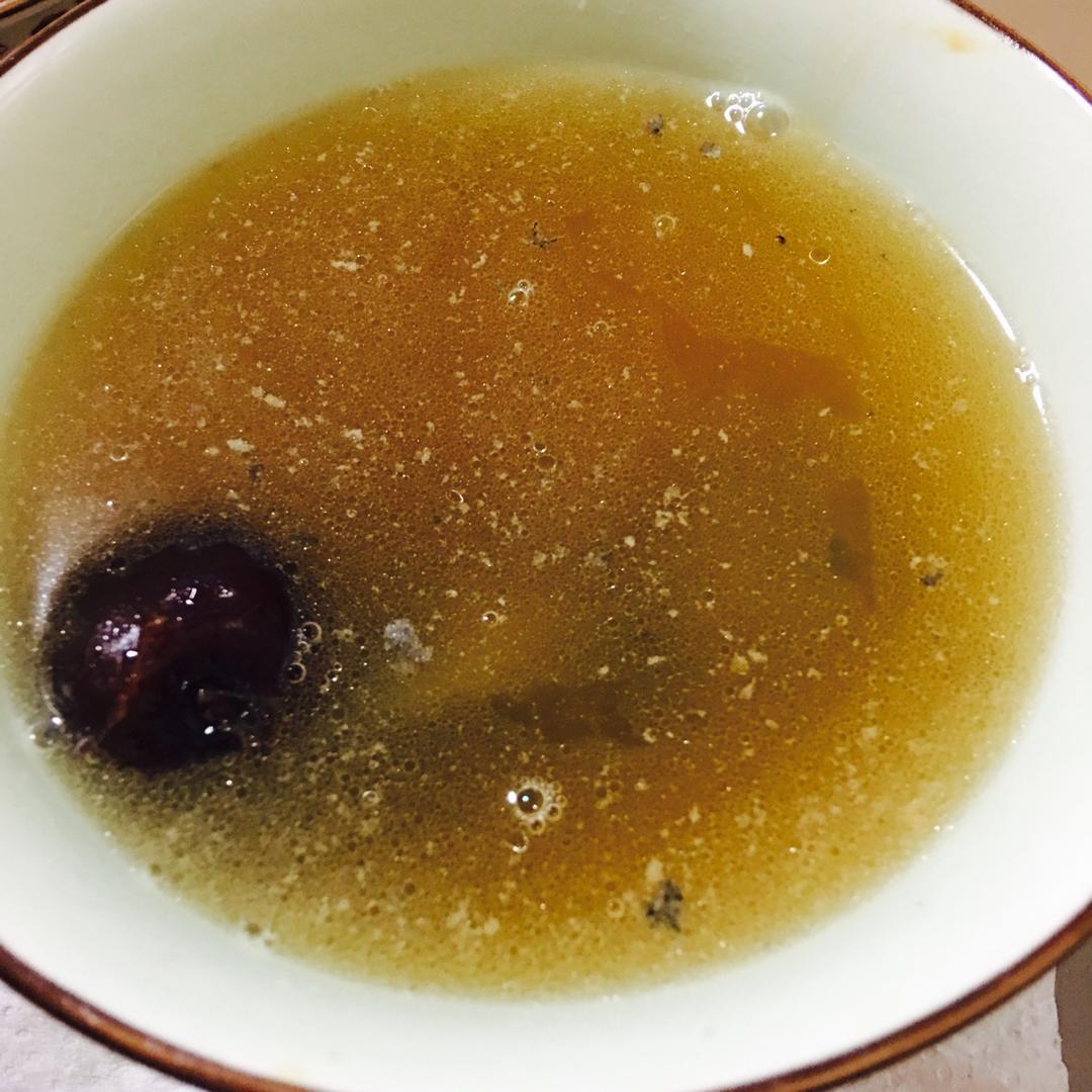 枸杞红枣乌鸡汤