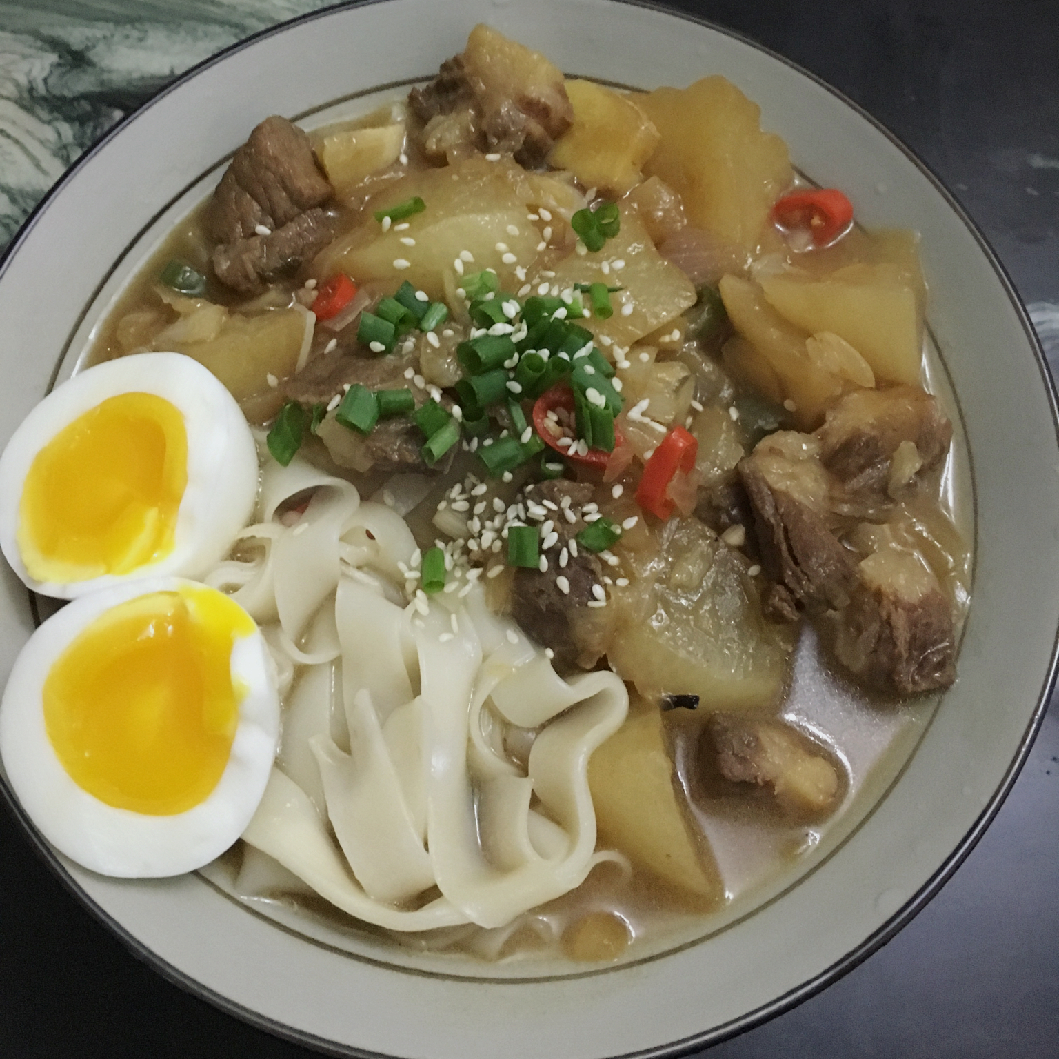 红烧麻油排骨面