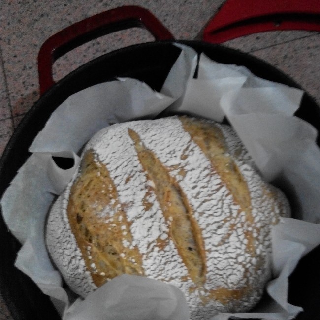 铸铁锅免揉面包