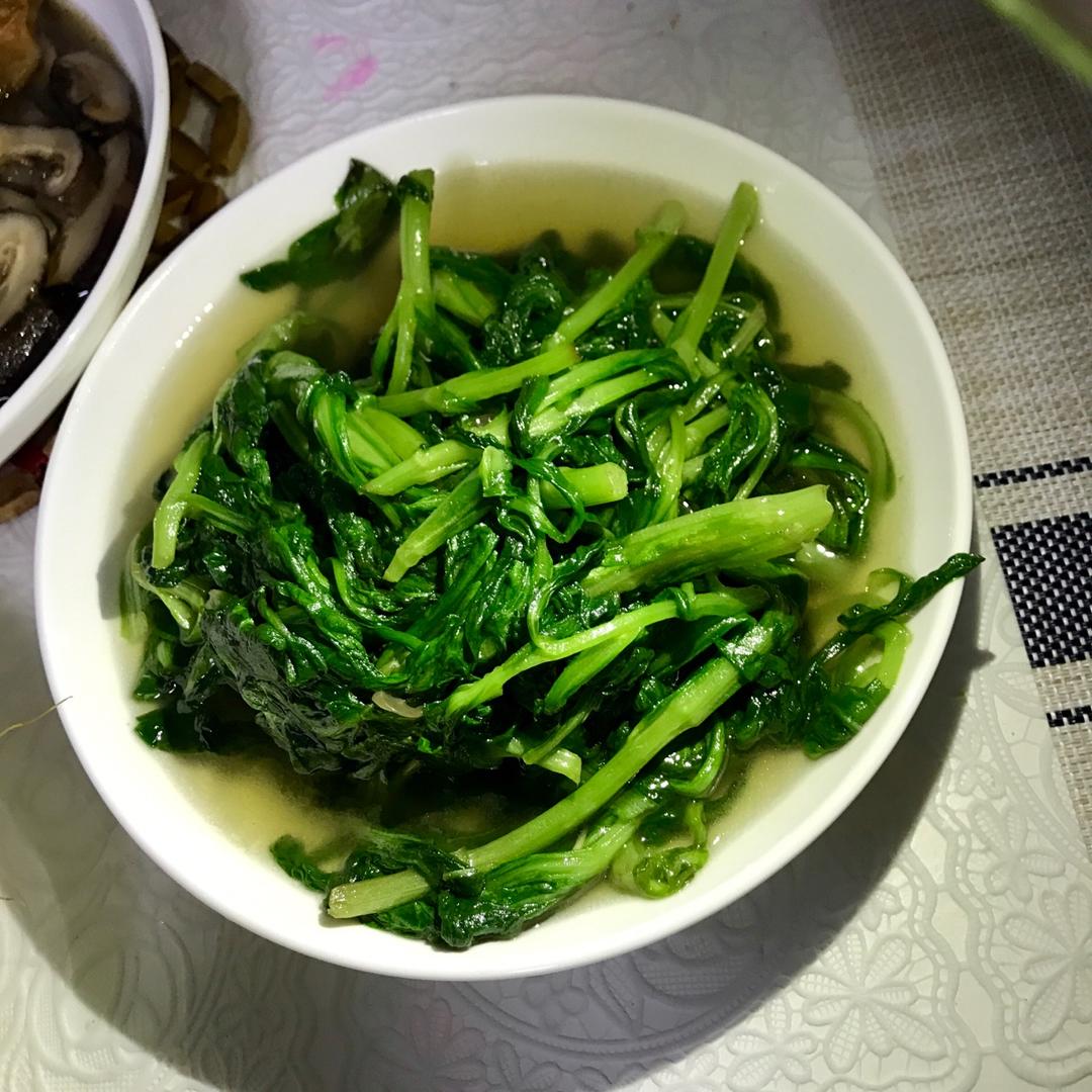 amber梨梨橙做的清炒蓬蒿菜