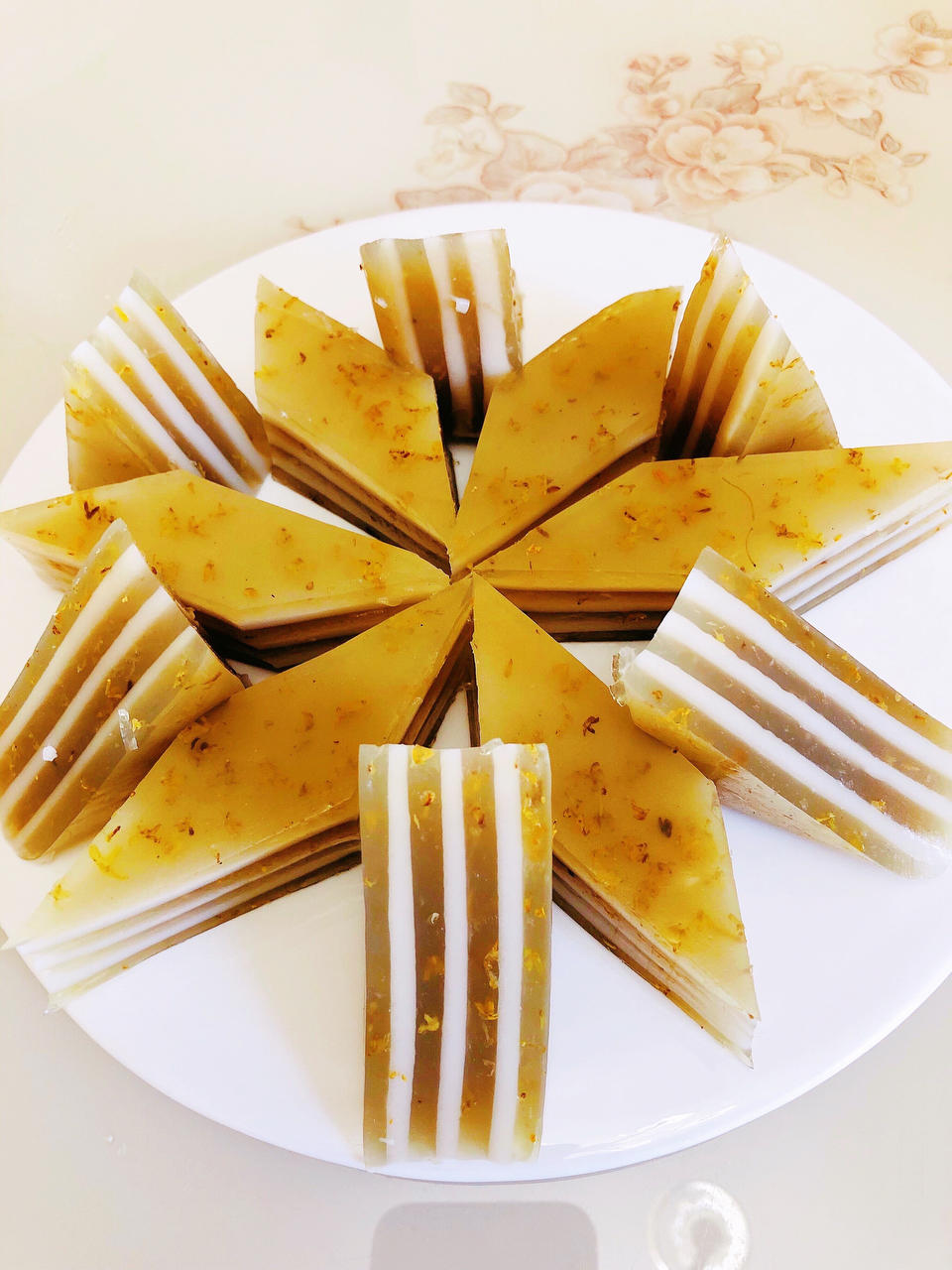 紫花冬青做的桂花千层马蹄糕