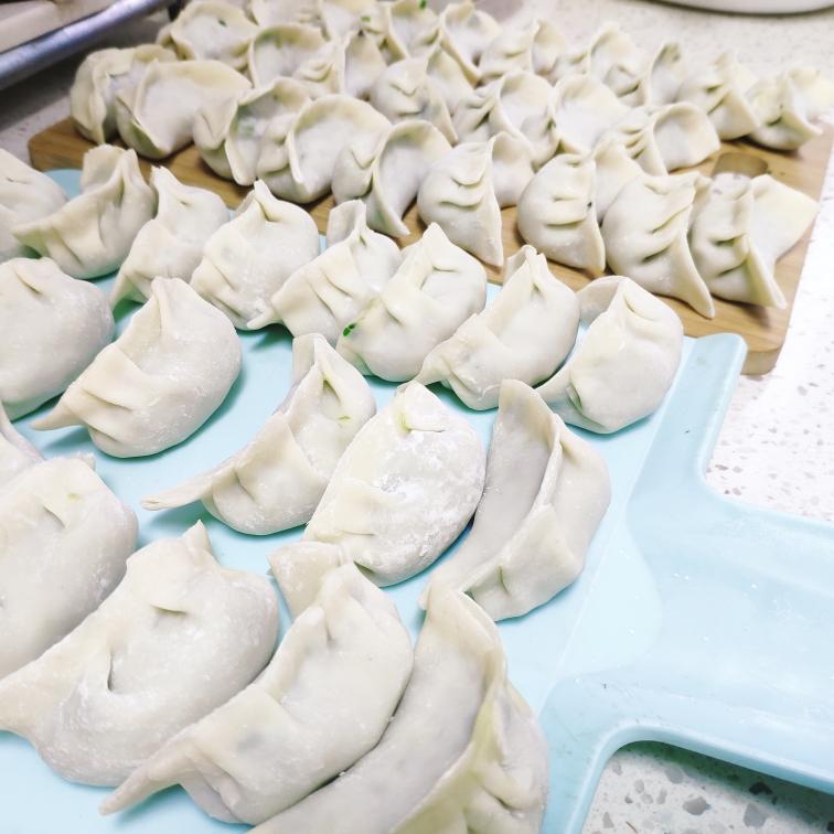 韭菜猪肉饺子的做法