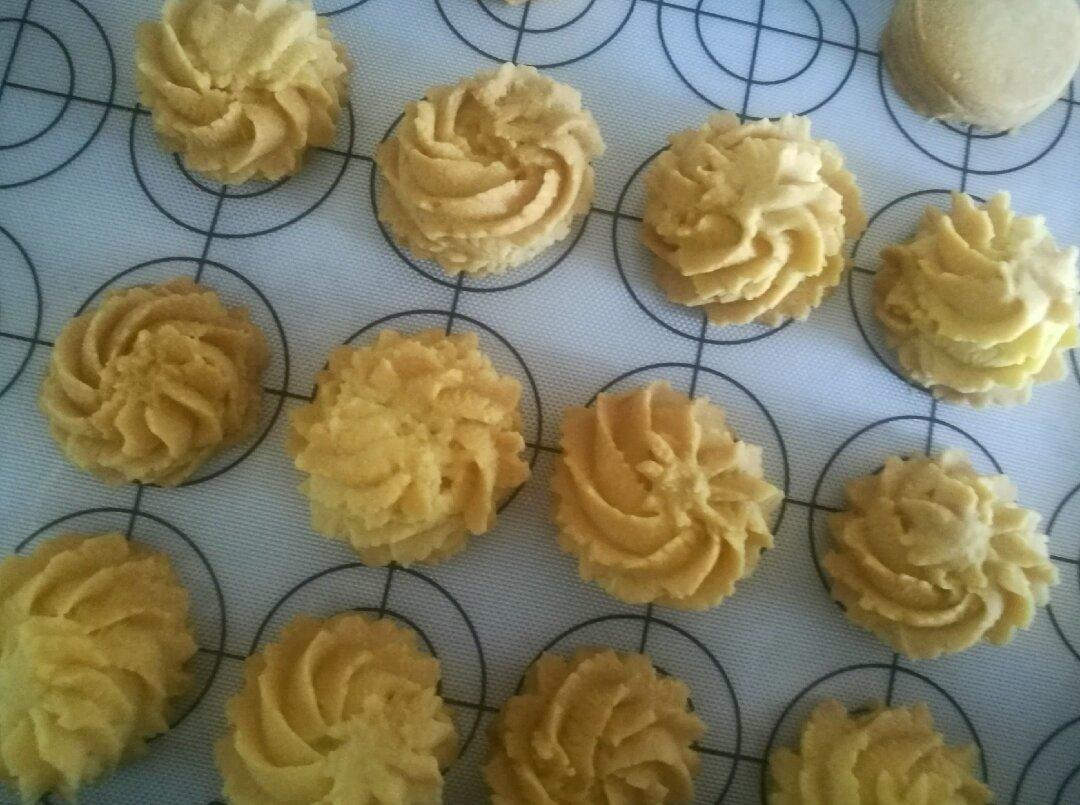 一抿即化酥到掉渣的珍妮曲奇云顶小花/烘焙视频饼干篇1