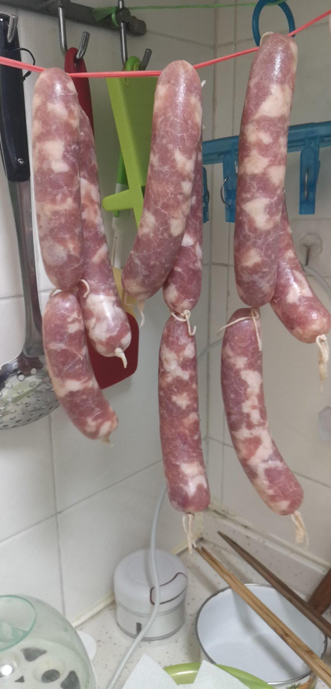 家庭自制广式香肠（腌制猪肉的方法）