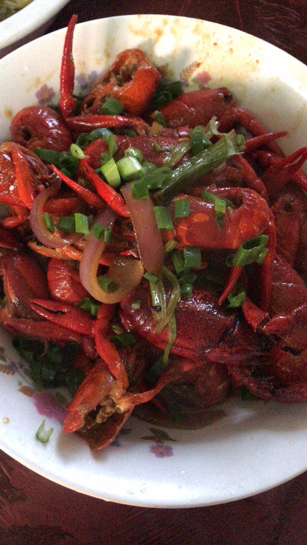 干净简单超香版十三香小龙虾（教你这么挑小龙虾，怎么彻底清洗）