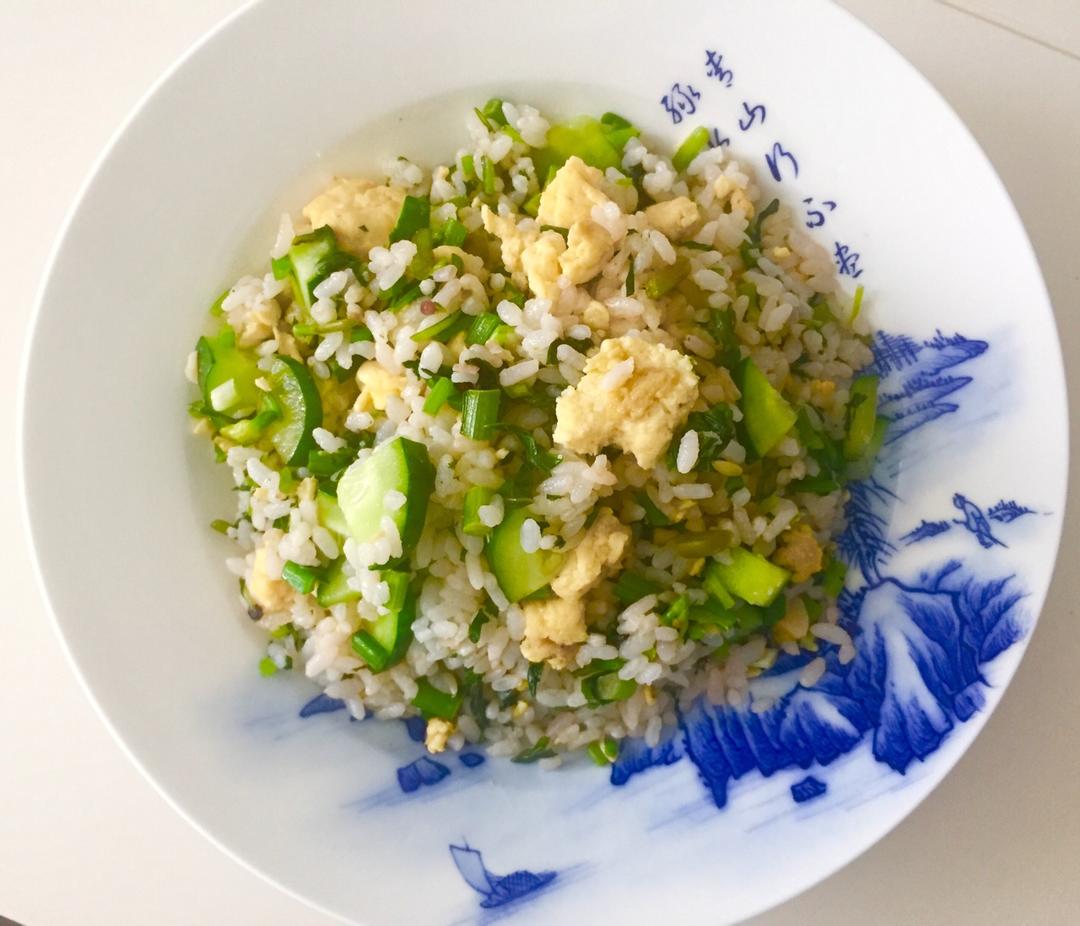 韭苔蛋炒饭