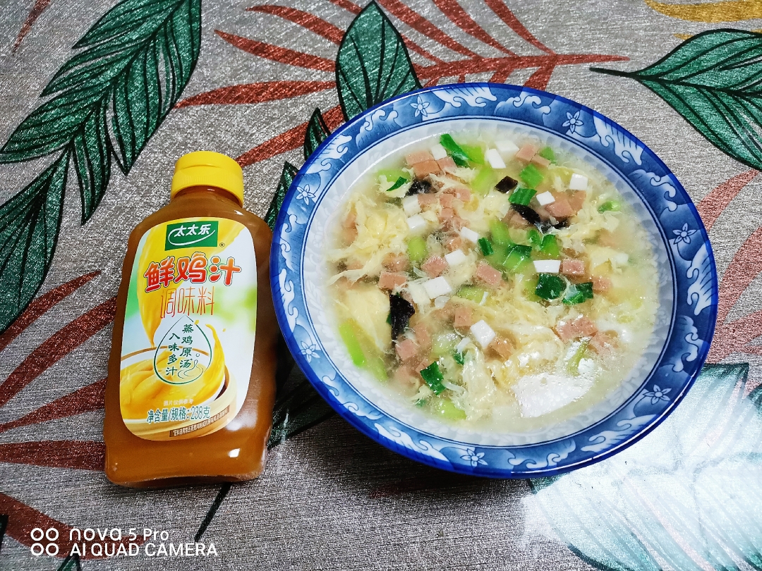 杂蔬蛋花汤+太太乐鲜鸡汁快手菜的做法