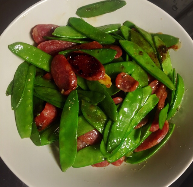 腊肠蒜泥炒荷兰豆