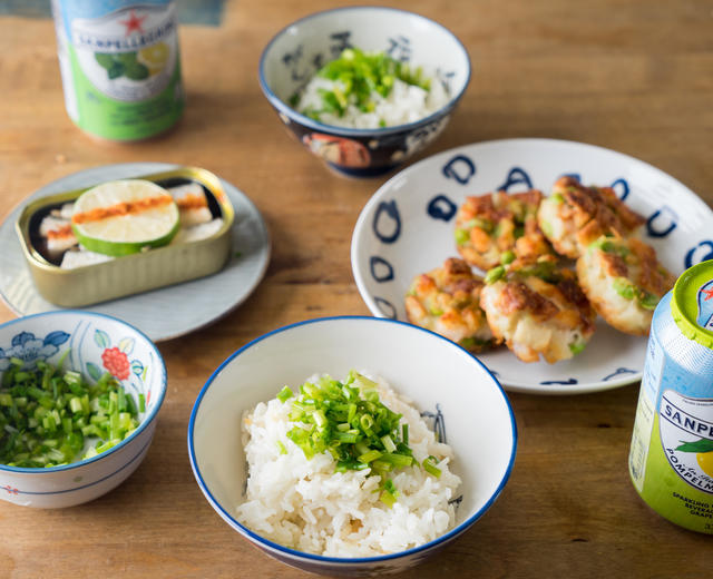 日剧【侠饭】第一集 辛辣香葱拌饭＋沙丁鱼罐头烧＋毛豆鱼糕炸饼