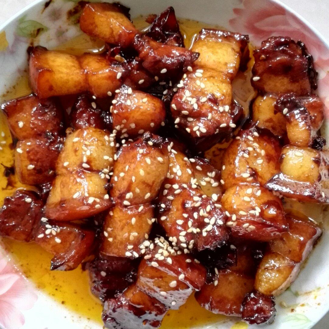 吃着碗里望着锅里的红烧肉