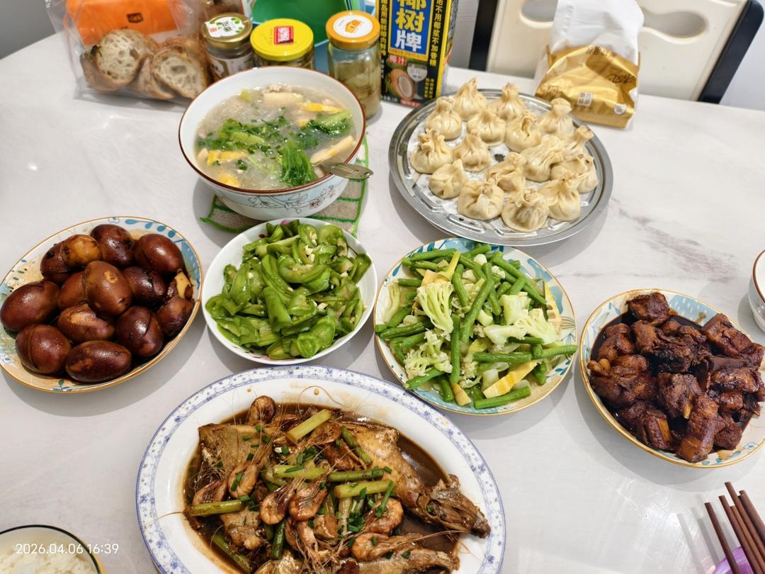 笋肉烧卖，笋汤，双笋肉片，笋烧肉，到了吃笋的季节