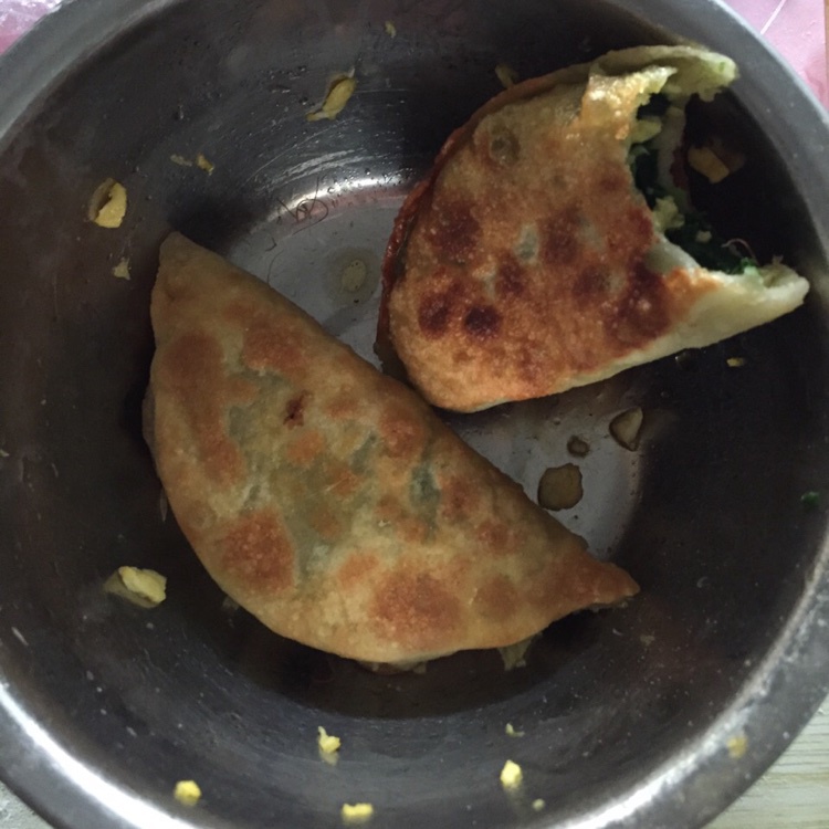 韭菜盒子 Chinese Leek and Egg Pasty