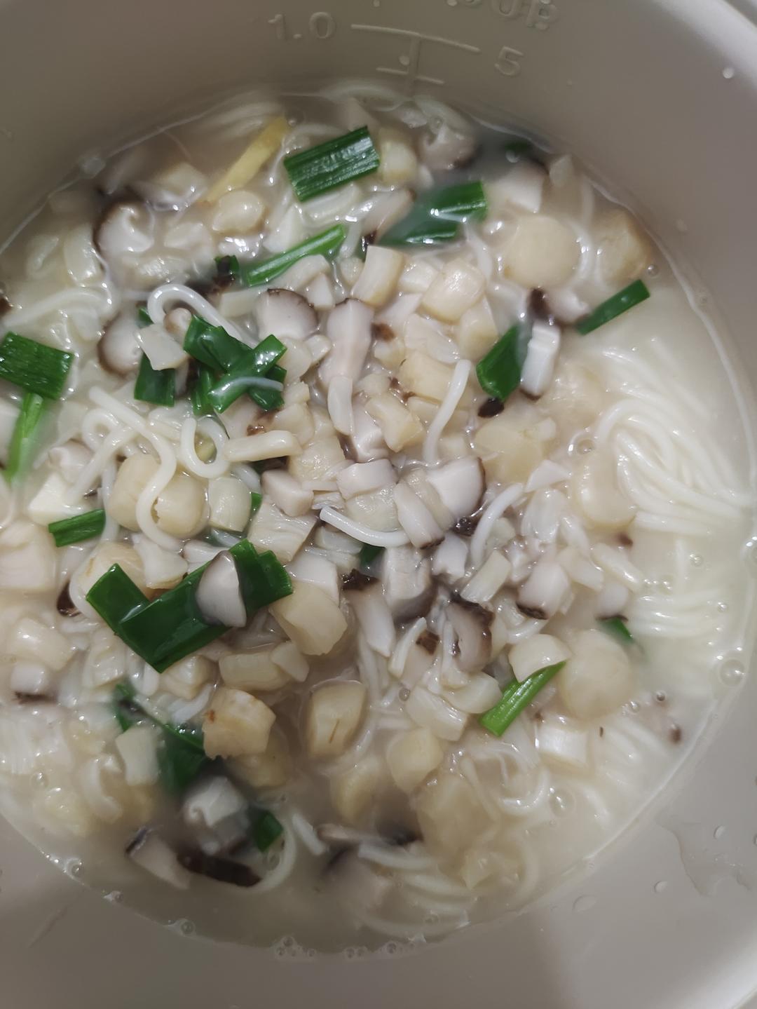 十分钟做超好吃瑶柱鲜汤面