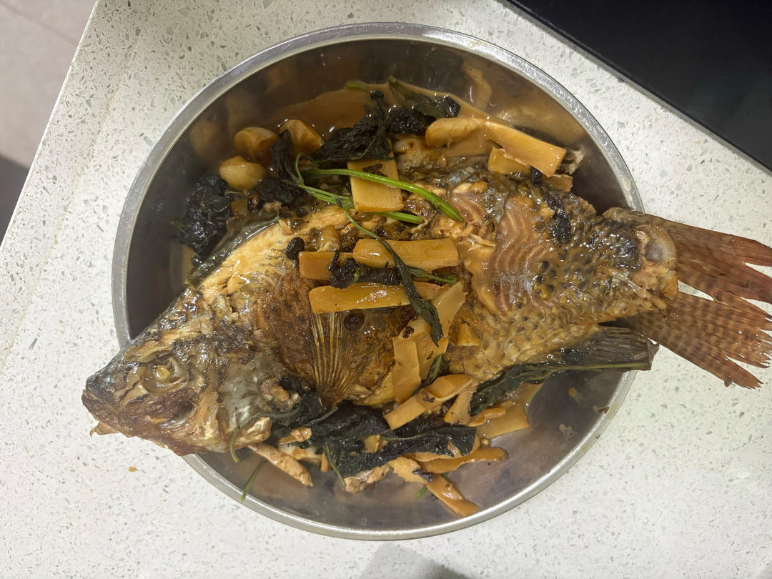 酸笋紫苏焖罗非