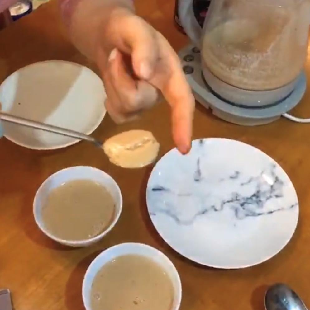 贝卡直播菜谱-红糖姜汁撞奶的做法