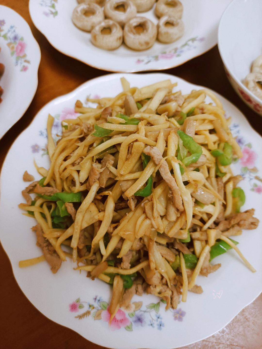 茭白这样做百吃不厌，茭白炒肉