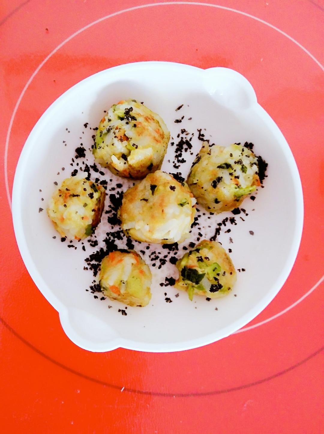 宝宝辅食：三文鱼杂蔬米饭小丸子