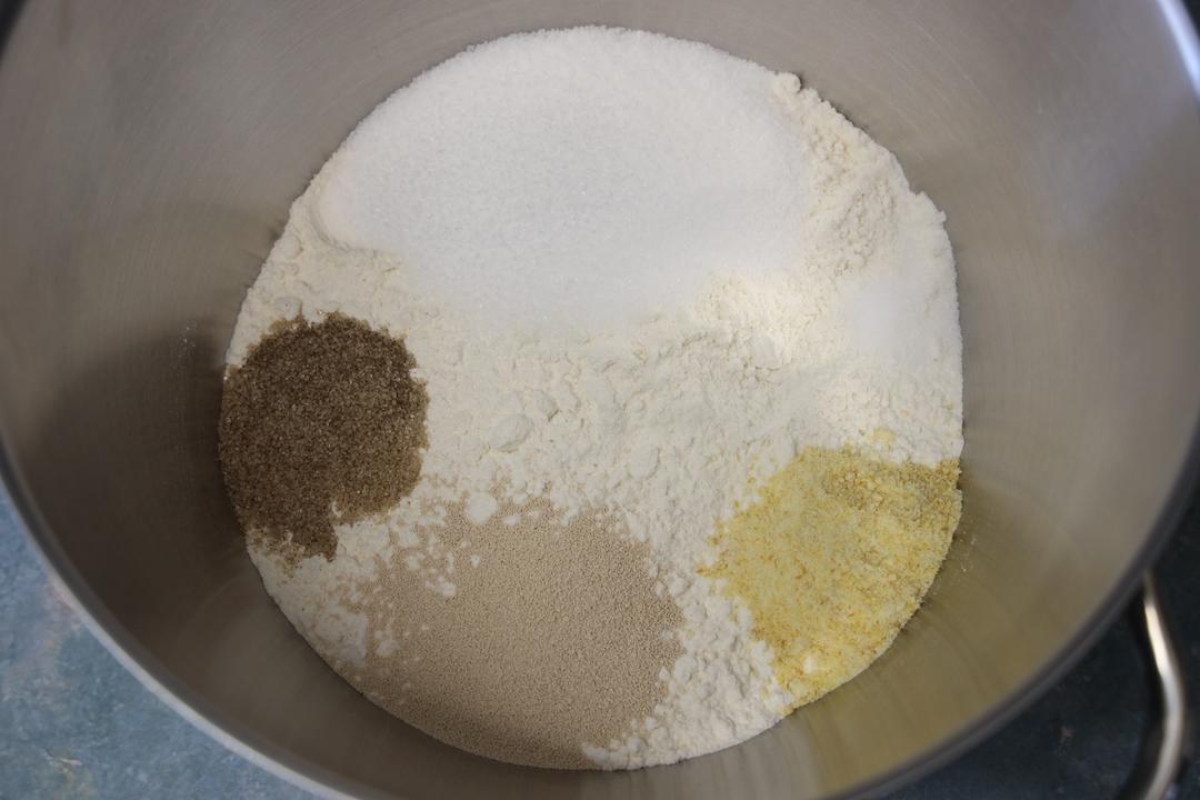 纯奶手撕吐司的做法 步骤1