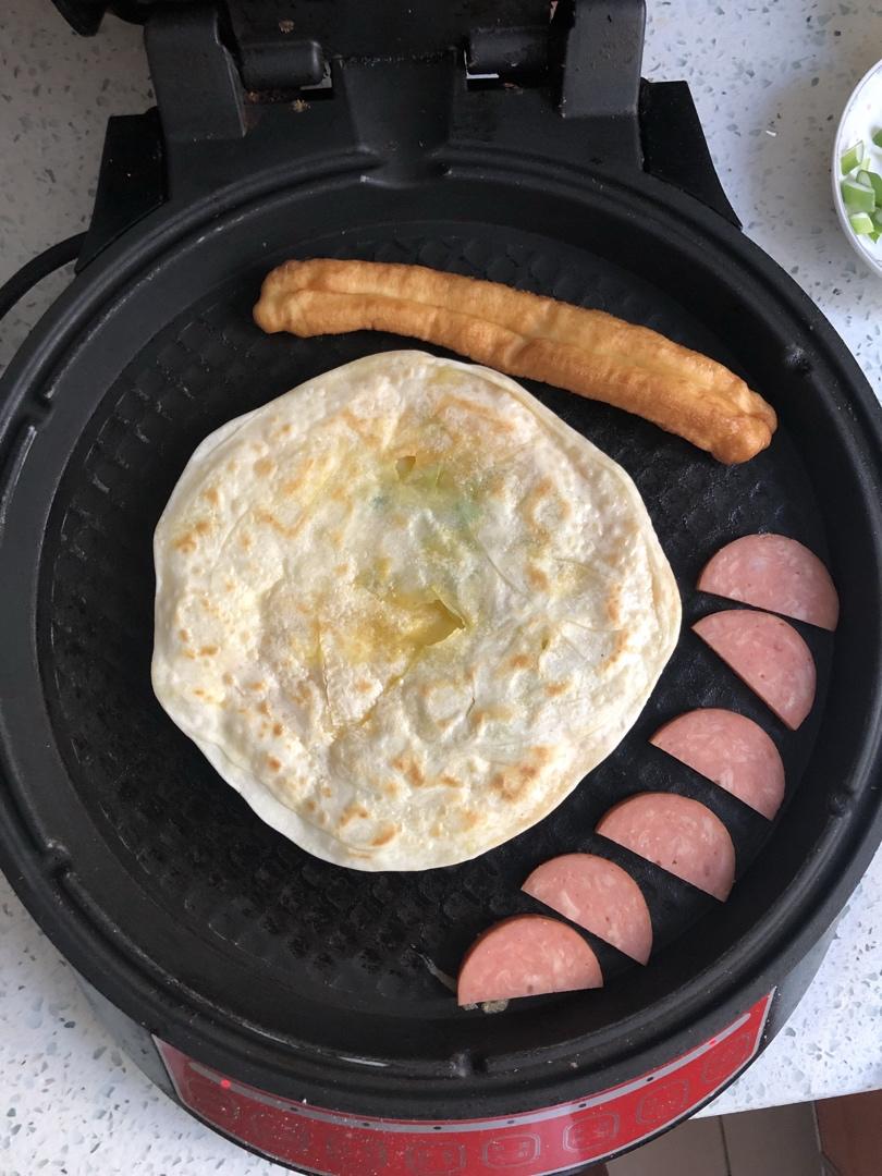 圆鼓鼓的鸡蛋灌饼