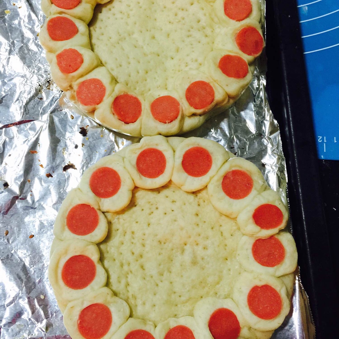 蘑菇火腿心花边比萨