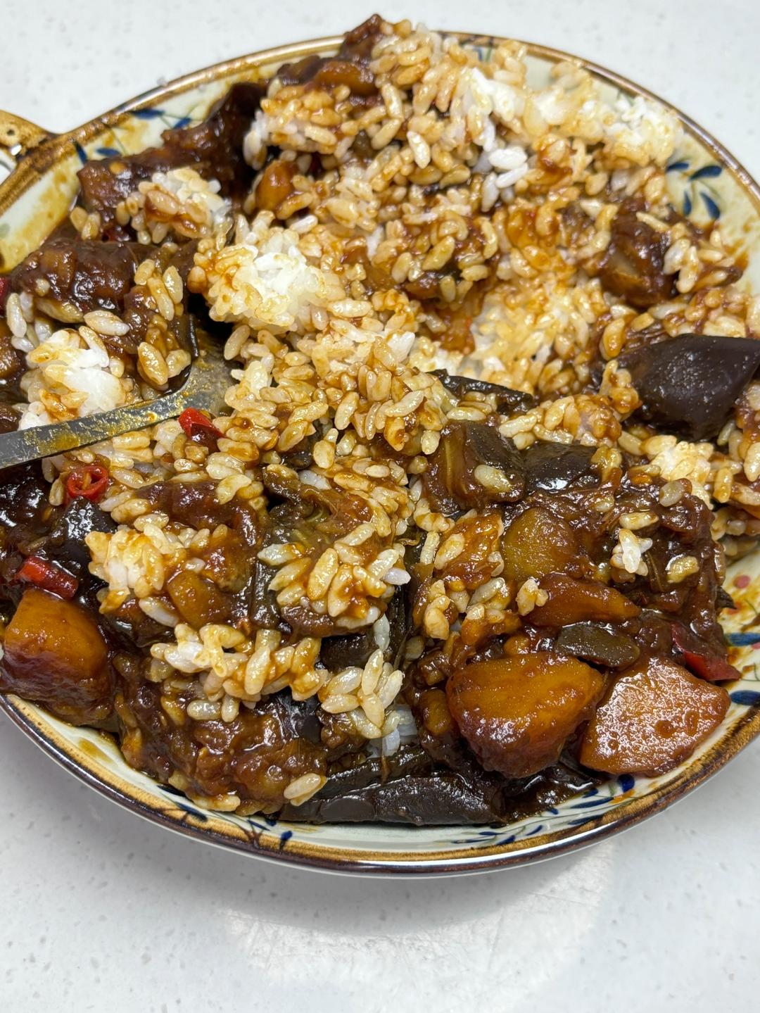 超级超级香的土豆烧茄子拌饭