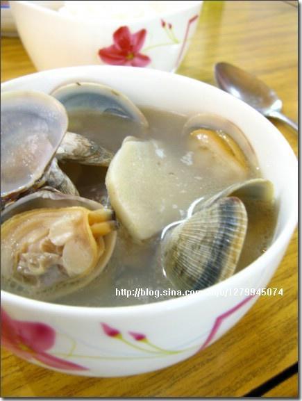 花蛤酸笋汤的做法