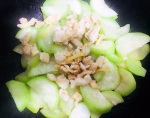 葫芦瓜炒鸡丁的做法 步骤6