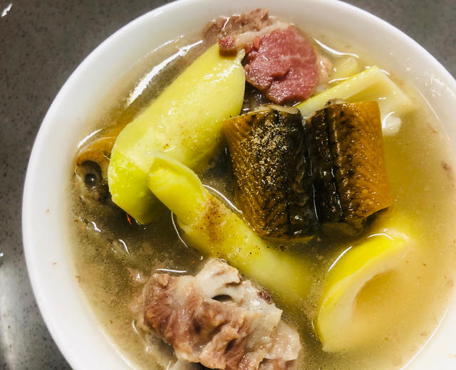 火腿菜—春笋火腿鳝鱼排骨汤的做法
