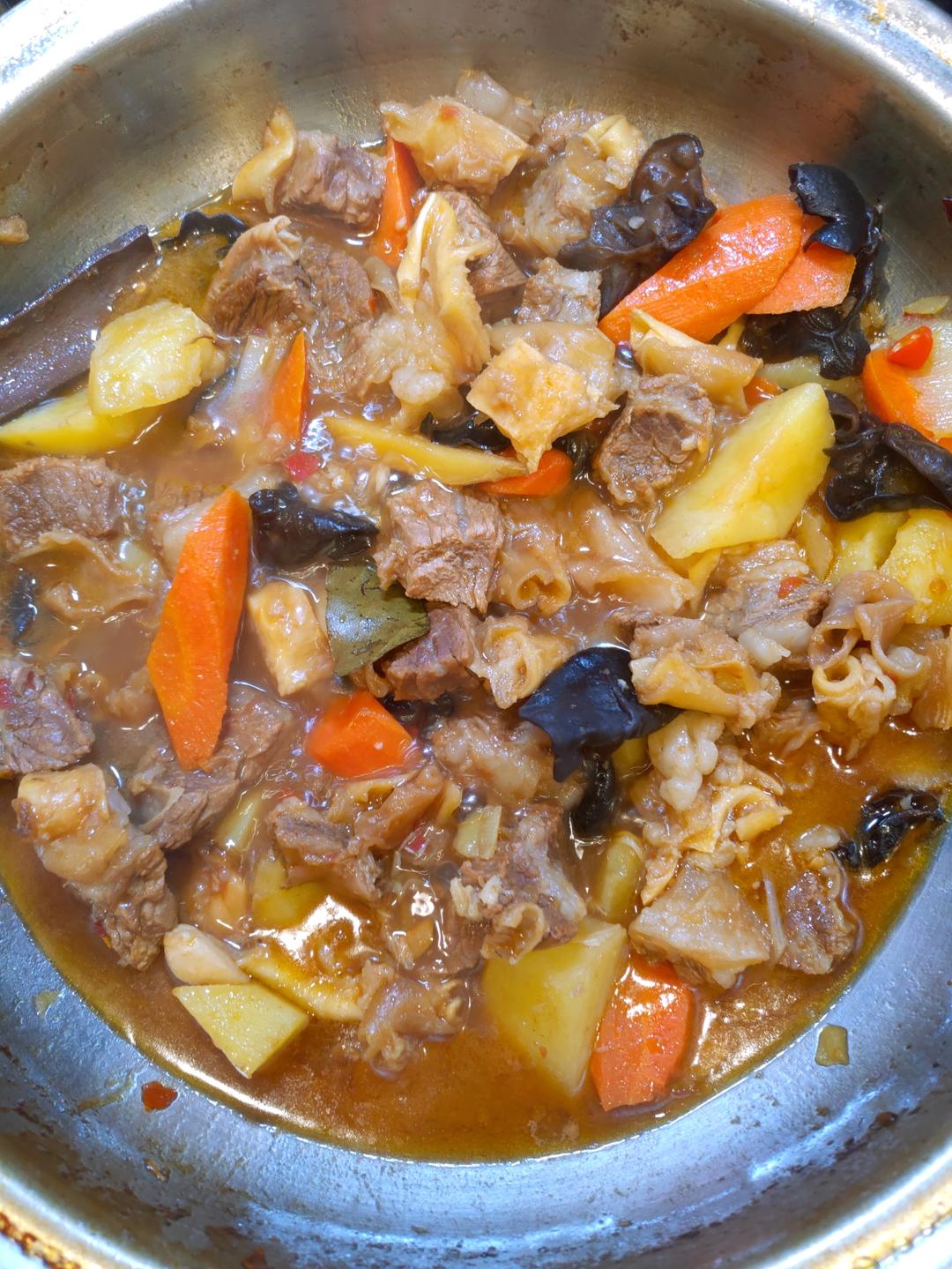 土豆焖牛腩