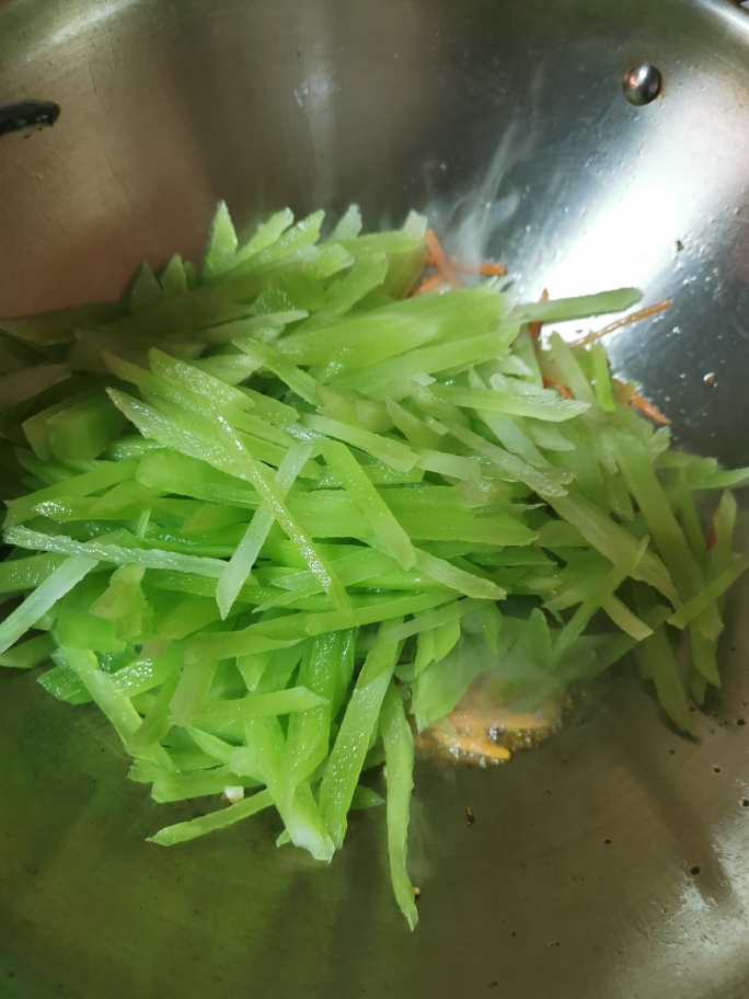 家常菜-清炒莴笋丝的做法 步骤7