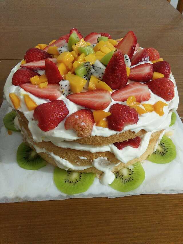 草莓裸蛋糕