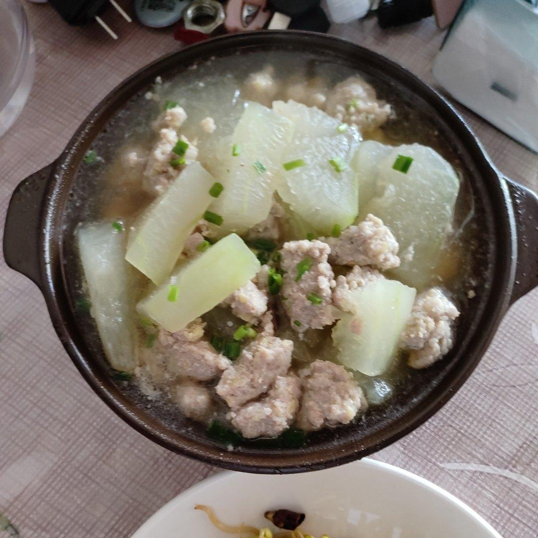巨鲜美的冬瓜丸子汤